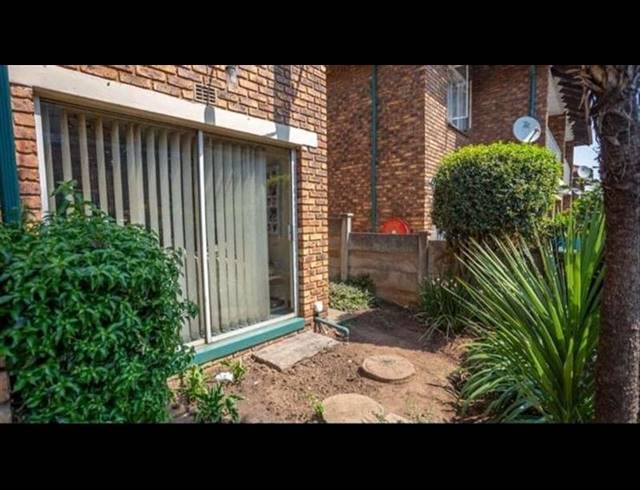 3 BEDROOM TOWNHOUSE FOR SALE IN WITFIELD
